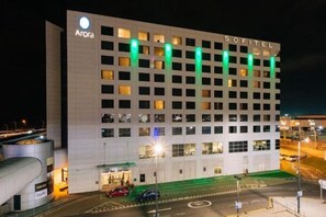 Unclassified image, 2 of 23, button - Sofitel London Gatwick (Horley)