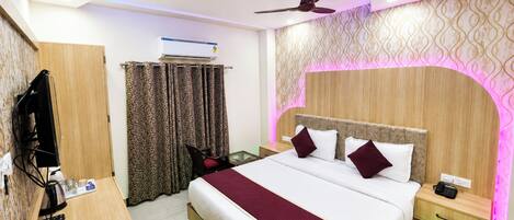 Deluxe Double Room, Air conditioning | View from room