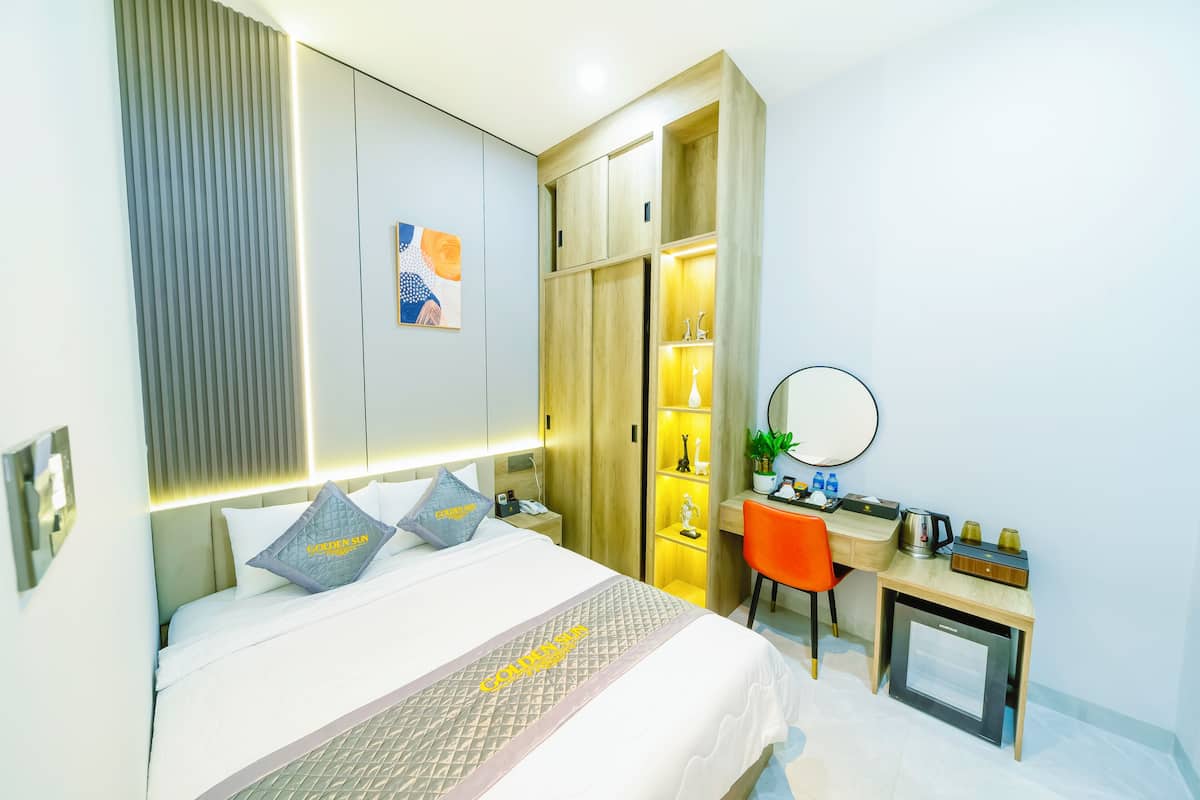 Deluxe Double Room | In-room safe, individually decorated, individually furnished, desk