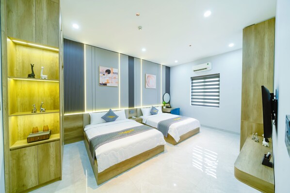 In-room safe, individually decorated, individually furnished, desk - Golden Sun Hotel 6 (Ho Chi Minh)