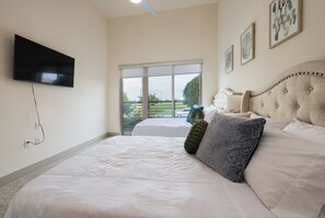 2 bedrooms, iron/ironing board, internet, bed sheets
