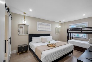 3 chambres, fer et planche à repasser, lit parapluie, Wi-Fi gratuit