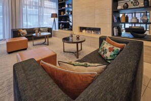 Living area - Adina Apartment Hotel Hamburg Michel (Hamburg)