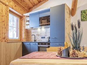 Fridge, microwave, oven, coffee/tea maker