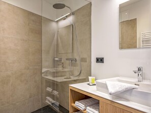 Chuveiro, secador de cabelo