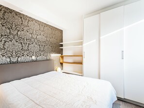 1 makuuhuone, silitysrauta/-lauta, internet