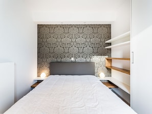 1 bedroom, iron/ironing board, internet