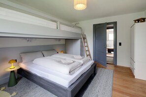 2 bedrooms, bed sheets - Stylish vacation apartment in Germany's highest railroad station - opening 2025 (Feldberg (Schwarzwald))
