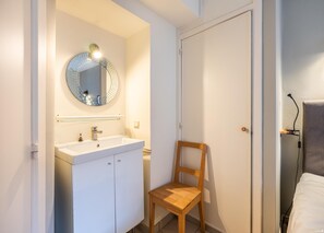 3 chambres, fer et planche à repasser, accès Internet