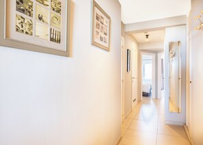 مكواة/لوح كي وخدمة الإنترنت