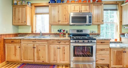 8 Private Acres: Little Mahoning Creek Cabin!