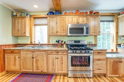 8 Private Acres: Little Mahoning Creek Cabin!