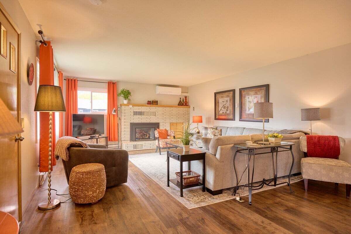 Smart TV, fireplace, books