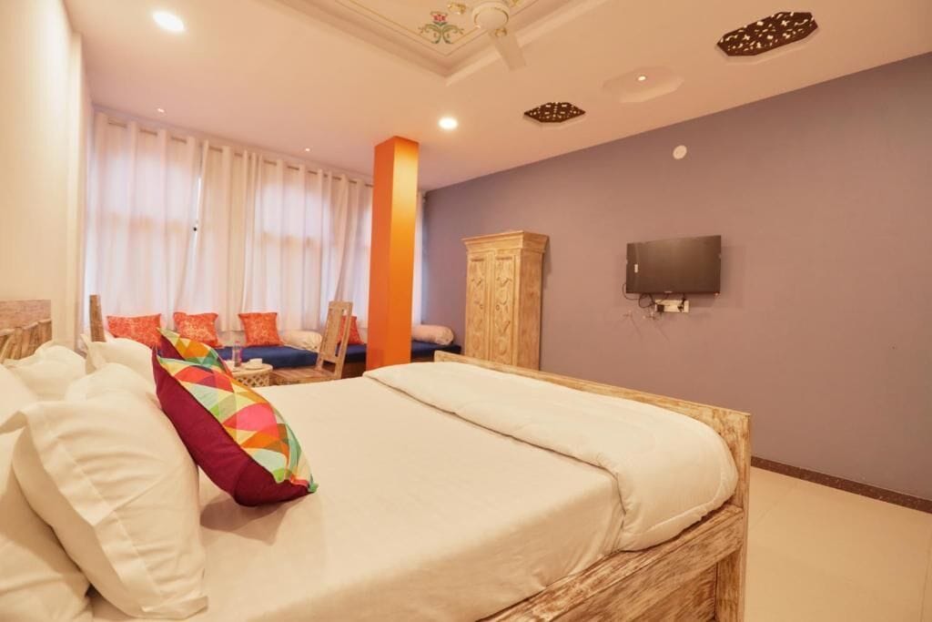 Family Room | Free WiFi