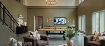 Landing Apartments - Oakwood