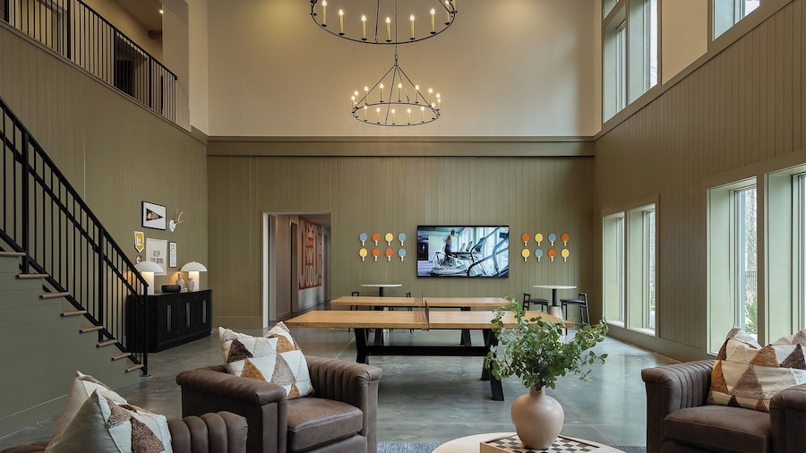 Landing Apartments - Oakwood