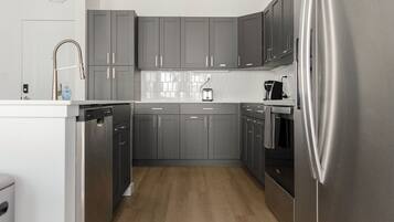 Departamento, 2 baños (2 Bedrooms) | Cocina privada | Refrigerador y cafetera y tetera