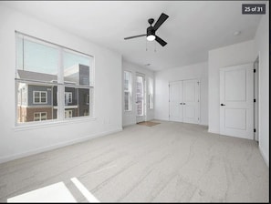 公寓, 2 間浴室 (2 Bedrooms) | 起居區 | 50-吋電視,提供數位頻道