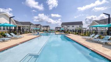 Kolam renang outdoor