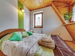 1 bedroom, travel cot, free WiFi - Beautiful apartment for 6 people with WIFI, TV, patio and pets allowed (Wilkowski)