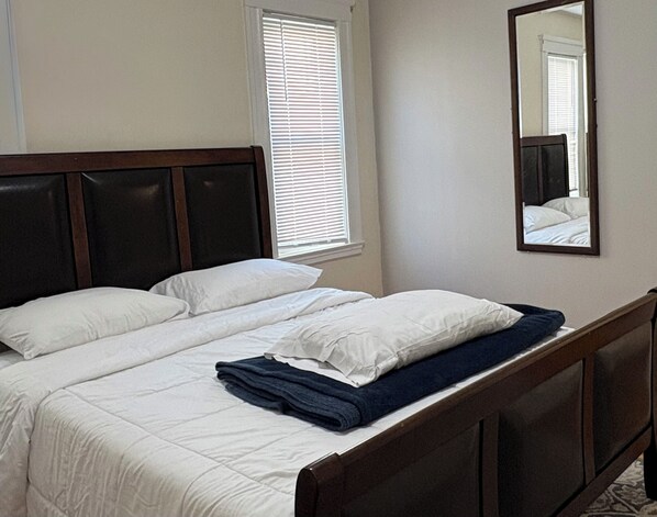 2 makuuhuonetta, silitysrauta/-lauta, Wi-Fi, vuodevaatteet