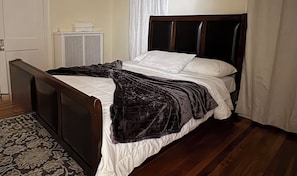 2 habitaciones, tabla de planchar con plancha, wifi y ropa de cama 