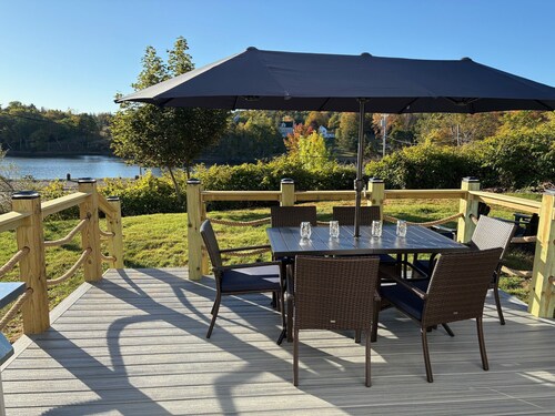 3-bedroom House with River View in the Center of Town