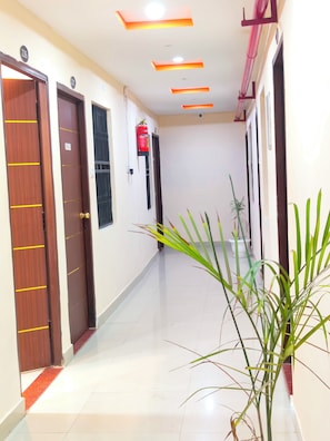 Lobby - Hotel Kashi Grand Varanasi  (Varanasi)