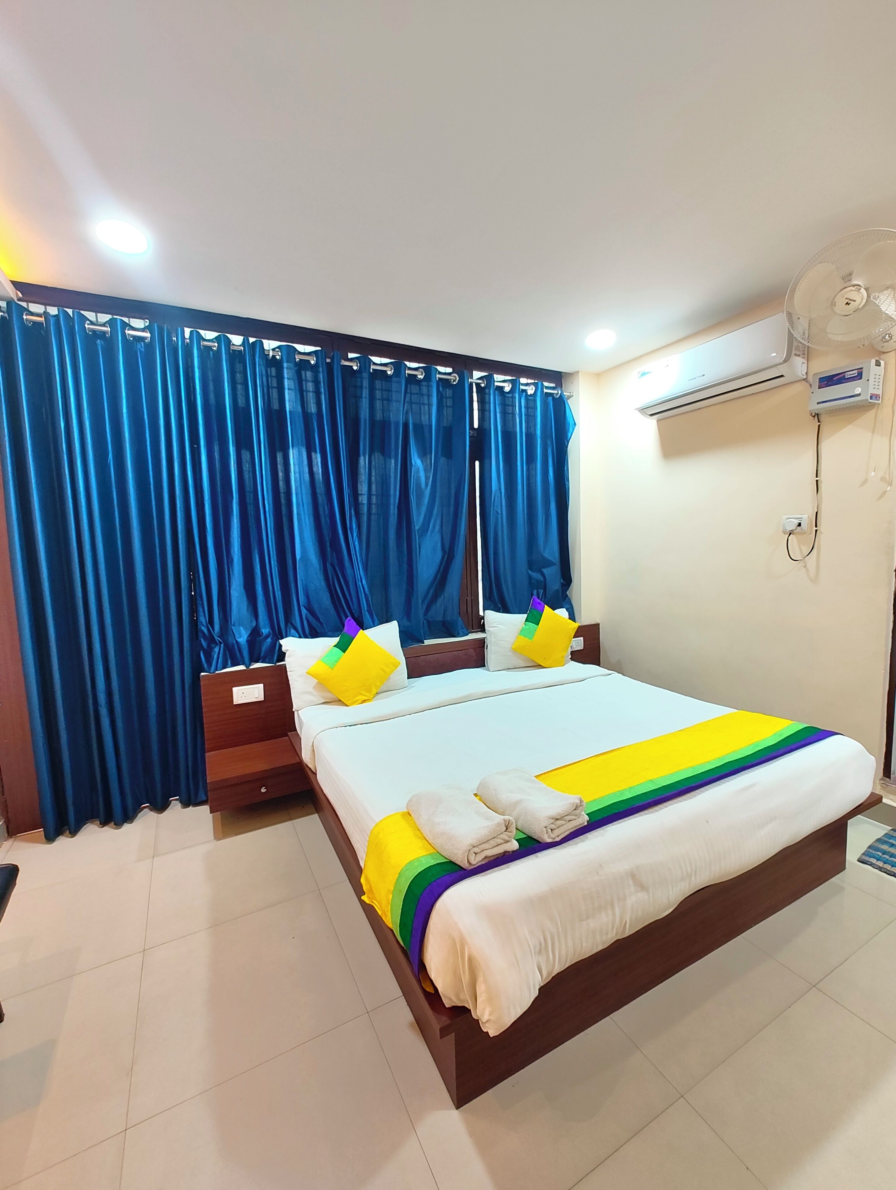 Hypo-allergenic bedding, in-room safe, soundproofing, free WiFi