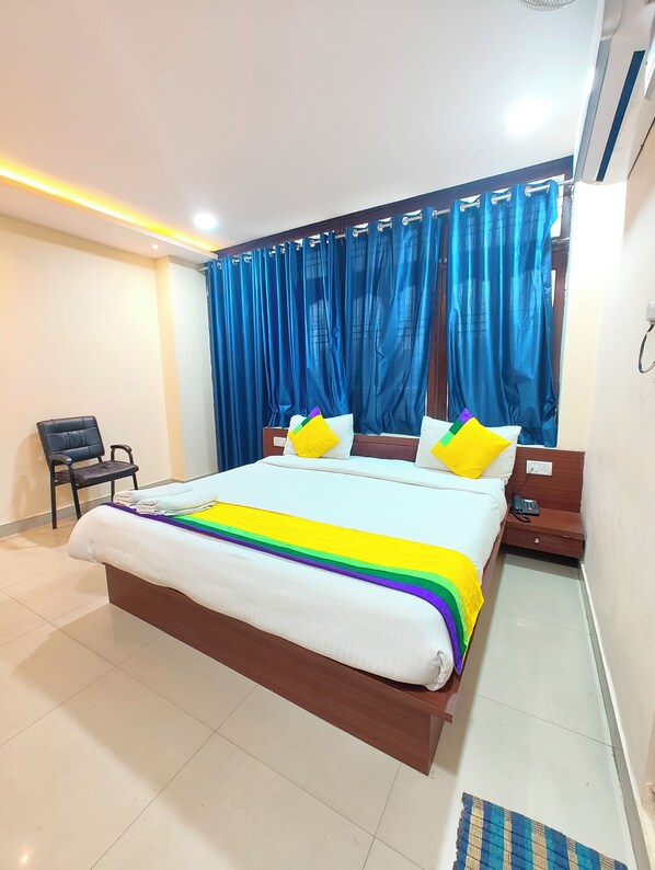 Superior Double Room, Air conditioning | Hypo-allergenic bedding, in-room safe, soundproofing, free WiFi