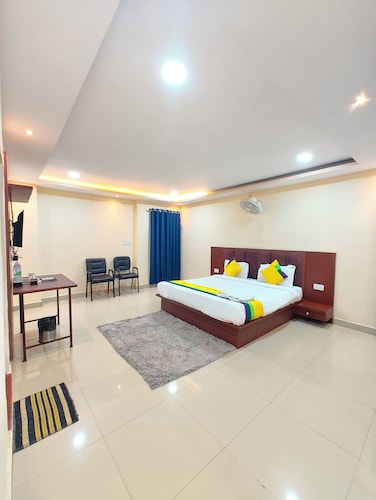 Hotel Kashi Grand Varanasi 