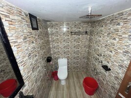 Artículos de tocador gratuitos, toallas, jabón, shampoo