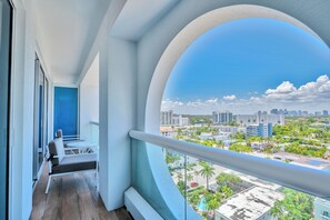 Balcony - Luxury Suites at Fort Lauderdale Beach (Fort Lauderdale)