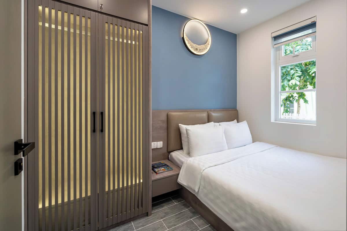Escrivaninha, Wi-Fi de cortesia, roupa de cama