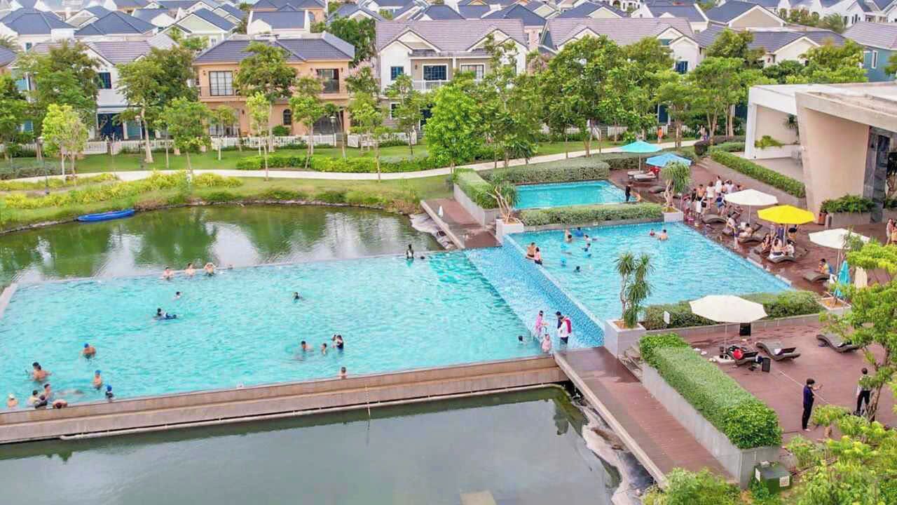 Kolam renang outdoor