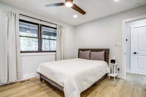 3 habitaciones, tabla de planchar con plancha, cuna de viaje y internet 