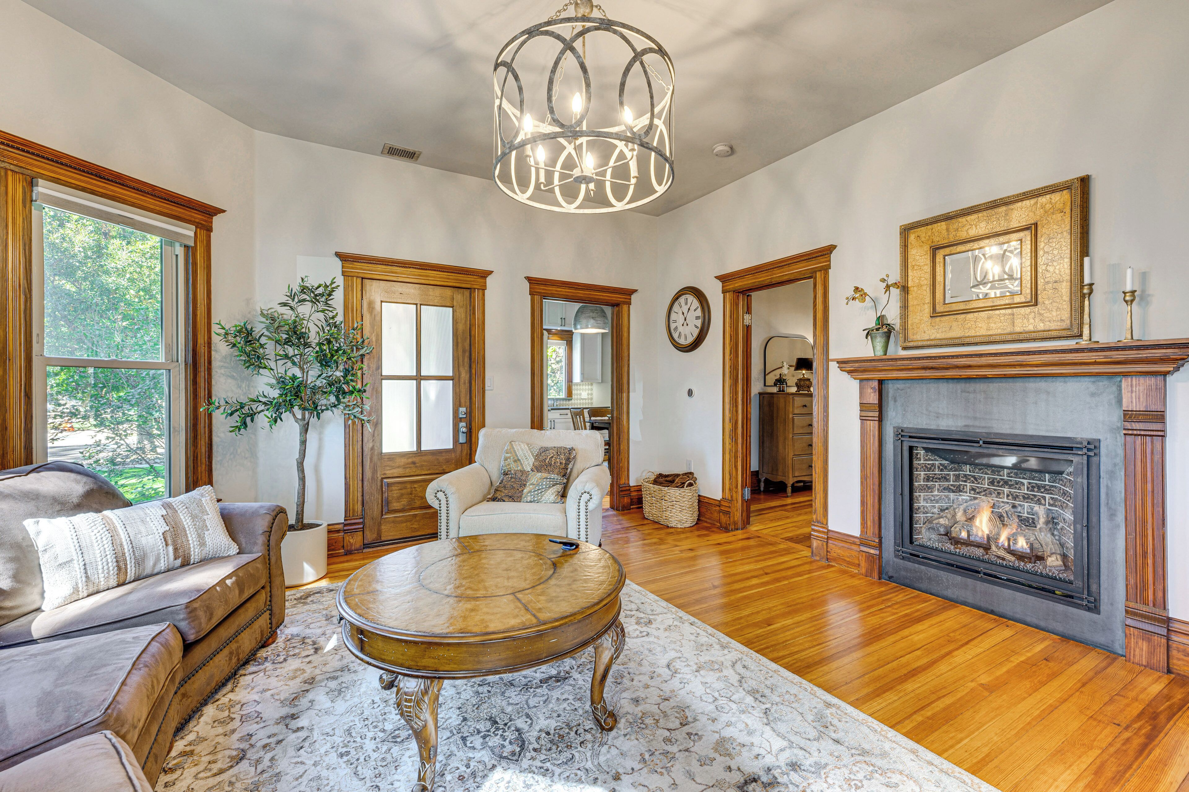 TV, fireplace, stereo