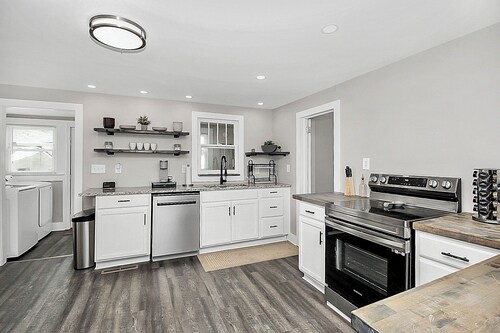 The Charming Cottage in Kannapolis! ✨