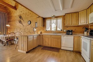 Refrigerador, microondas, placa de cocina, lavavajillas