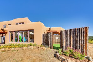 المنطقة المحيطة بالمنشأة