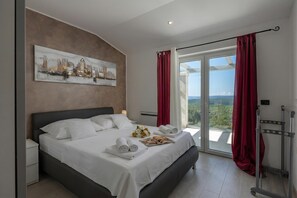 Family Villa, Multiple Bedrooms, Mountainside (Villa Luka with 50 sqm Pool)