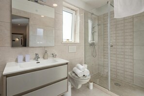 Family Villa, Multiple Bedrooms, Mountainside (Villa Luka with 50 sqm Pool) | Bathroom