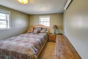 3 bedrooms, iron/ironing board, Internet, bed sheets