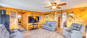 Hunt, Fish & Hike: Home w/ Deck in Encampment