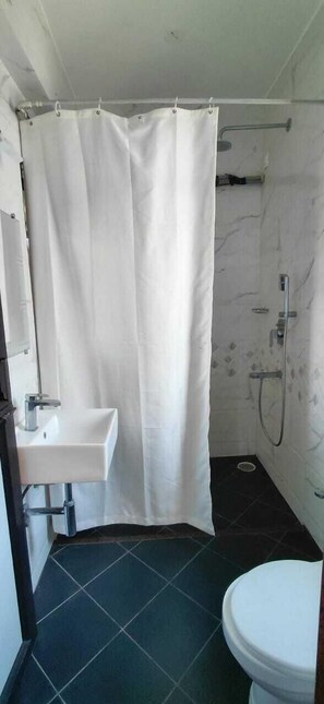 双人房或双床房 | 浴室