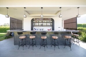 Bar (in der Unterkunft)