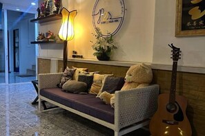 المنشأة من الداخل