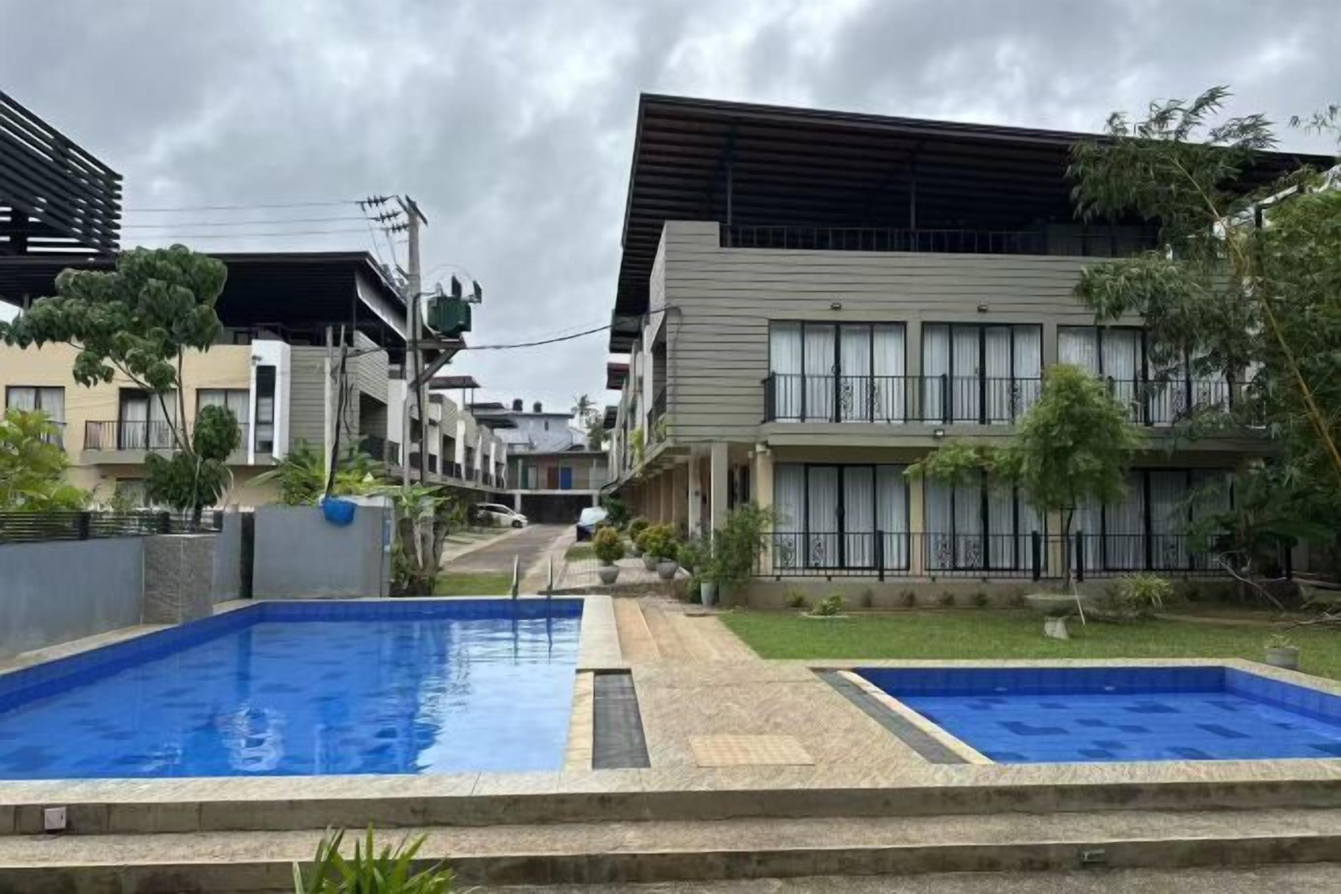 Kolam renang terbuka