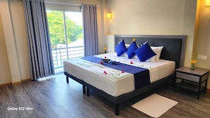 Deluxe Double or Twin Room, Balcony, Sea View | Laptop workspace, free WiFi