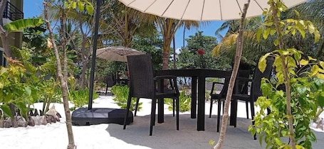 Fachada de la propiedad. Seaside Dhangethi Inn